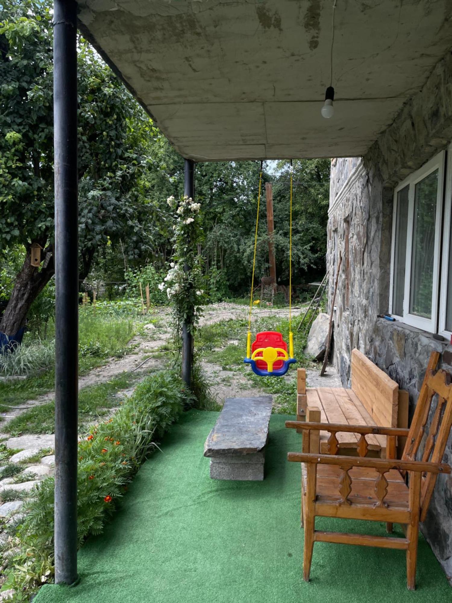 Mamuka Chartolani Guesthouse Местия Экстерьер фото