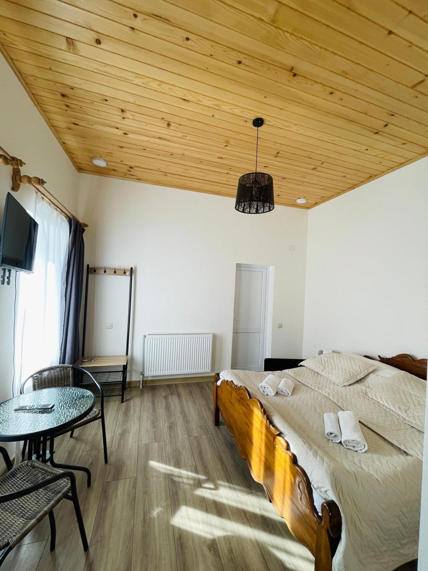 Mamuka Chartolani Guesthouse Местия Экстерьер фото